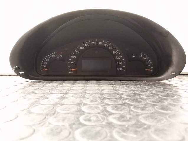 MERCEDES A2035400711 Панель приборов в наличии Житомир