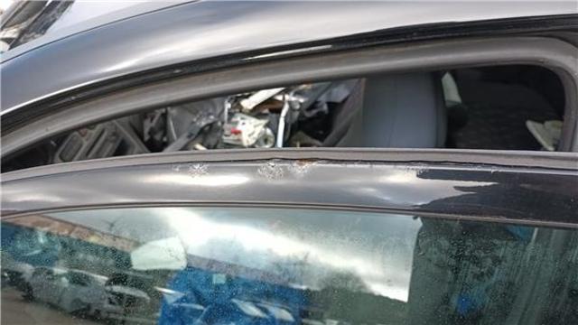 Porta dianteira esquerda Mercedes C CL203