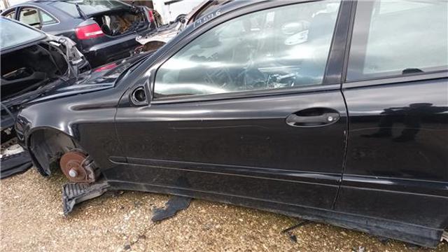 Porta dianteira esquerda Mercedes C CL203