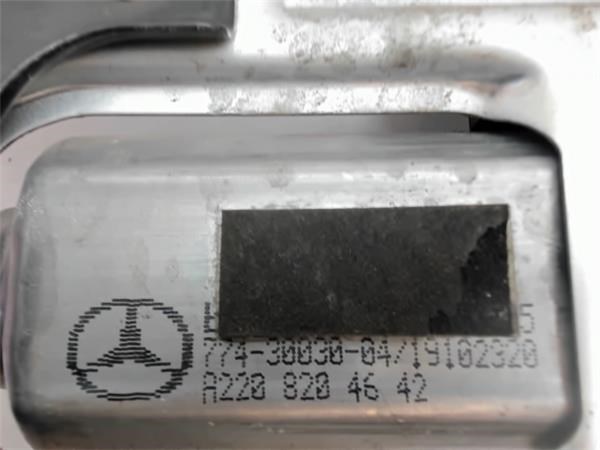 Regulador do vidro dianteiro esquerdo para Mercedes-Benz C-Class C 200 CDI (203.004) OM611962 A2037201546