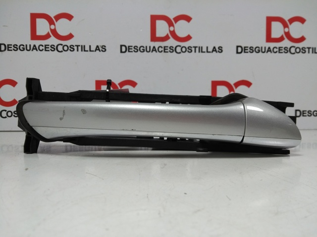 Suporte de maçaneta externa da porta traseira direita A2037601034 Mercedes