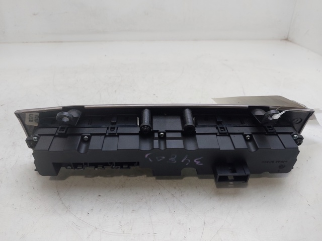 2038701810 MERCEDES Кнопка включения аварийного сигнала купить в Черновцы