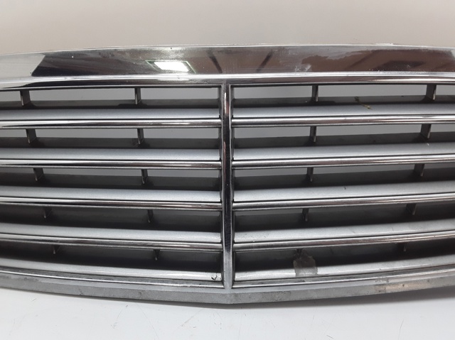 MERCEDES A2038800183 Решетка радиатора в наличии Ровно