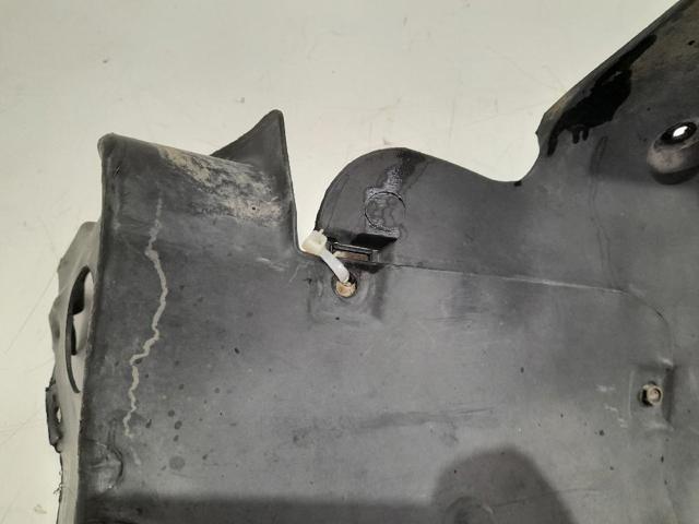 MERCEDES A2038840822 Подкрылок крыла переднего правый передний в наличии Запорожье