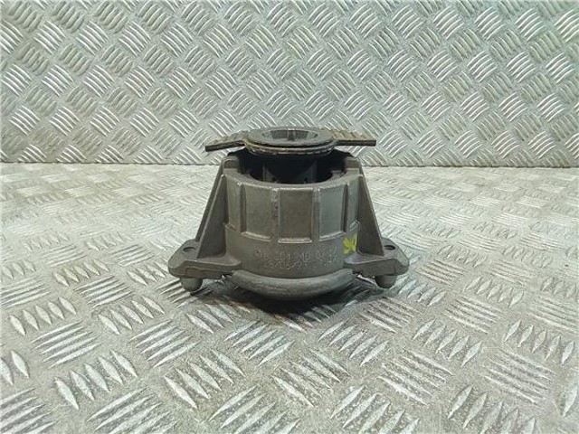 MERCEDES A2042400117 Подушка (опора) двигателя левая/правая в наличии Львов