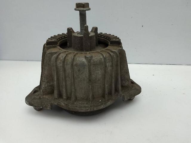 MERCEDES A2042404717 Подушка (опора) двигателя правая в наличии Ирпень