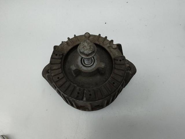 MERCEDES A2042404717 Правая подушка двигателя в наличии Киев