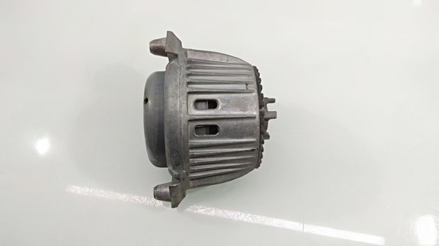 MERCEDES A2042405817 Левая подушка двигателя в наличии Украина