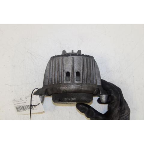 A2042406017 MERCEDES Подушка (опора) двигателя левая/правая купить в Павлоград