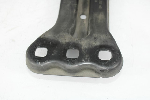 MERCEDES A2042420501 Балка крепления коробки передач в наличии Николаев