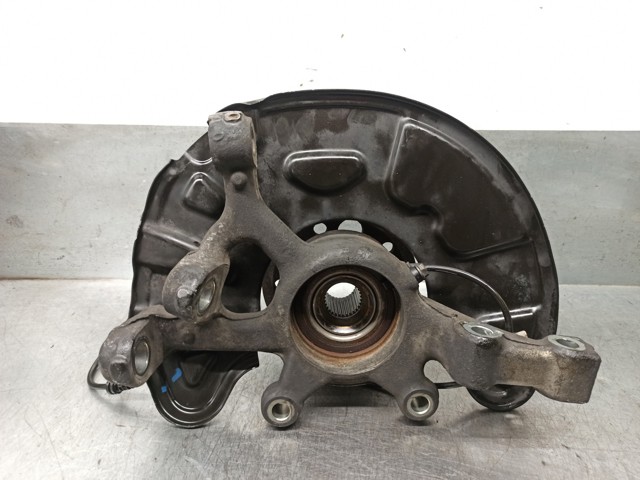 MERCEDES A2043323001 Цапфа (поворотный кулак) передний правый в наличии Ровно