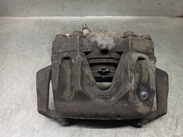 MERCEDES A2044213181 Суппорт тормозной передний левый в наличии Кривой Рог