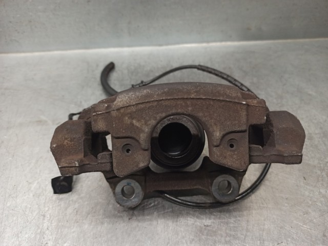 MERCEDES A2044231281 Суппорт задний правый в наличии Кривой Рог