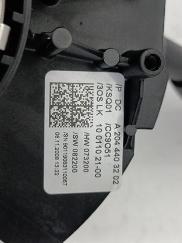 Comutador instalado na coluna da direção, montado Mercedes C W204