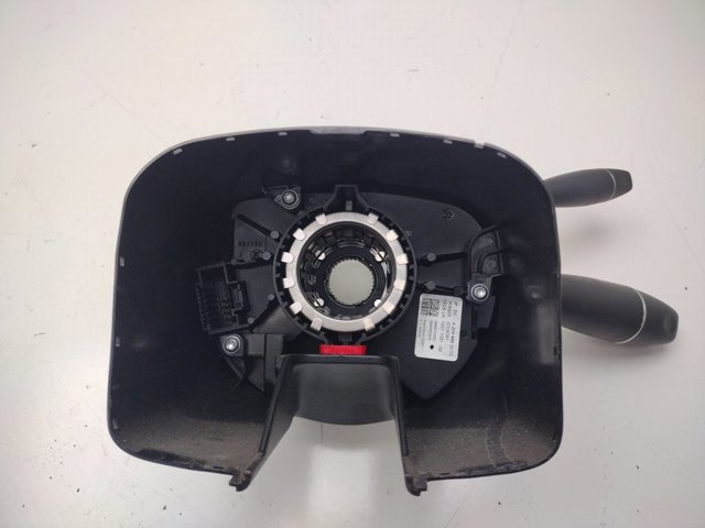 Comutador instalado na coluna da direção, montado Mercedes C W204