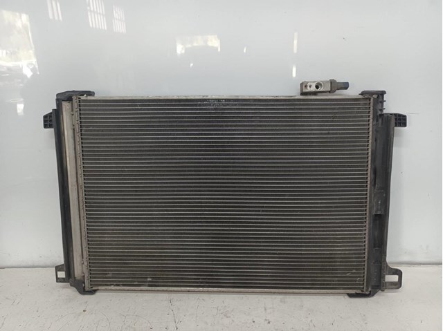 Condensador / Radiador de ar condicionado para Mercedes-Benz C-Class Mercedes (W204) Saloon 2.1 CDI Cat / 0.07 - 0.11 646811 A2045000154