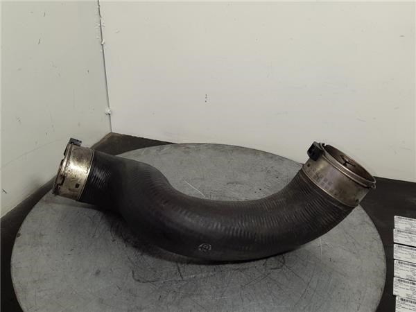 Mangueira (cano derivado) esquerda de intercooler A2045282982 Mercedes