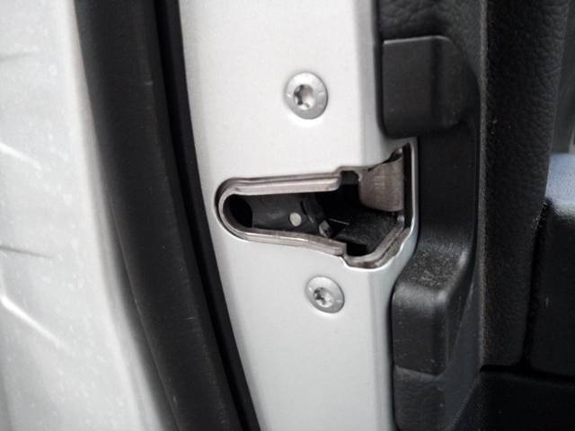 Cerradura puerta delantera izquierda para mercedes-benz clase c t-model c 250 cdi (204.203) 651911 A2047201535