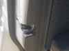 Fecho da porta dianteira esquerda A2047202735 MERCEDES