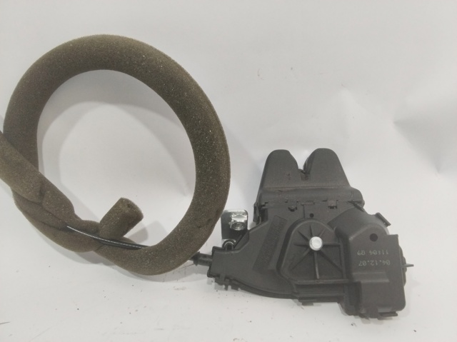 Fecho de tampa de porta-malas (de 3ª/5ª porta traseira) A2047500085 MERCEDES