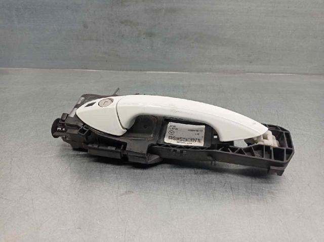 MERCEDES A2047602300 Держатель наружной ручки двери левых дверей в наличии Черновцы