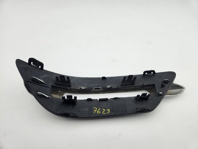 MERCEDES A2048803324 Заглушка (решетка) противотуманных фар бампера переднего правая в наличии Харьков