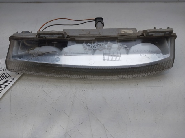 Farol diurno direito LED com suporte de lâmpada de tipo reto A2049069000