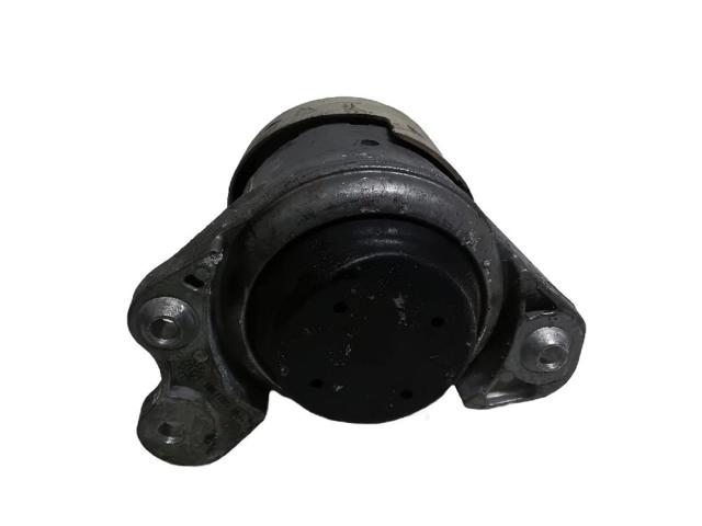 A2052401100 MERCEDES Правая подушка двигателя купить в Винница