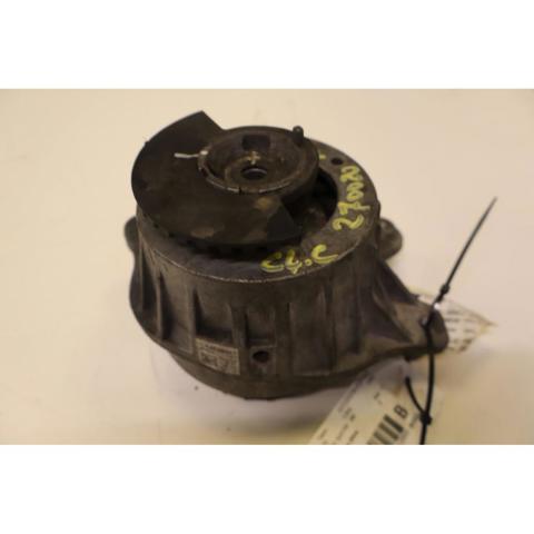 A2052406517 MERCEDES Правая подушка двигателя купить в Чернигов
