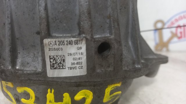 MERCEDES 2052406817 Левая подушка двигателя в наличии Ровно