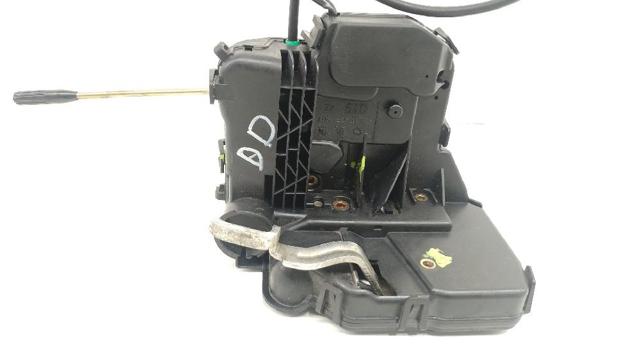 MERCEDES A2097200435 Замок водительской двери в наличии Николаев