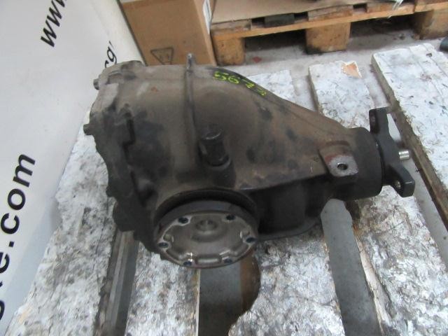 A2103513008 MERCEDES Крышка редуктора заднего купить в Винница