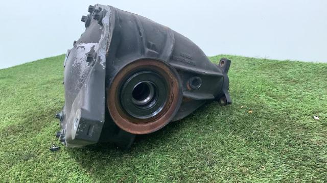 MERCEDES A2103513008 Крышка редуктора заднего в наличии Украина