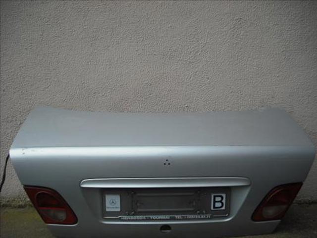 MERCEDES A2107500675 Крышка багажника в наличии Чернигов