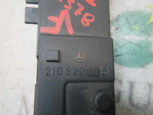 A2108200151 MERCEDES Кнопка включения обогрева сиденья купить в Кривой Рог