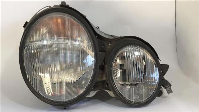 MERCEDES A2108200461 Правая фара в наличии Кривой Рог