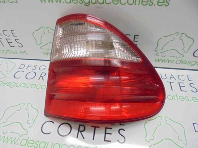 Lanterna traseira direita externa A2108205464 Mercedes