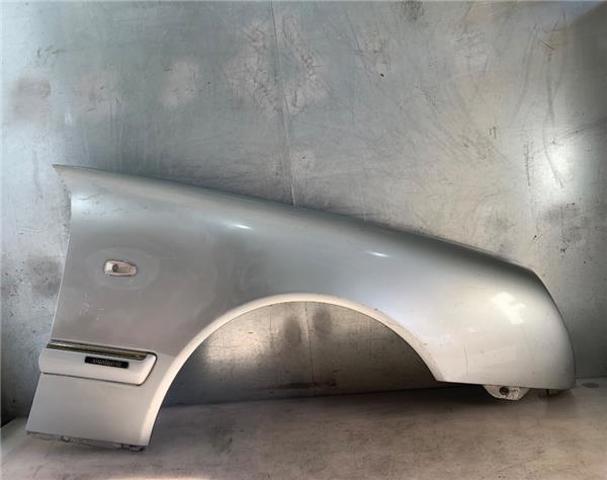 Pára-lama dianteiro direito A2108800218 MERCEDES