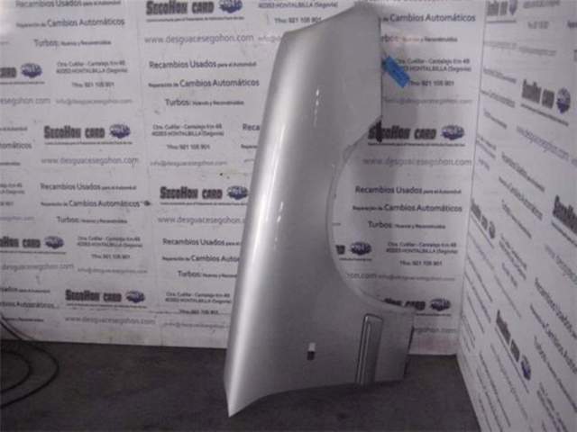 Pára-lama dianteiro direito A2108800218 MERCEDES