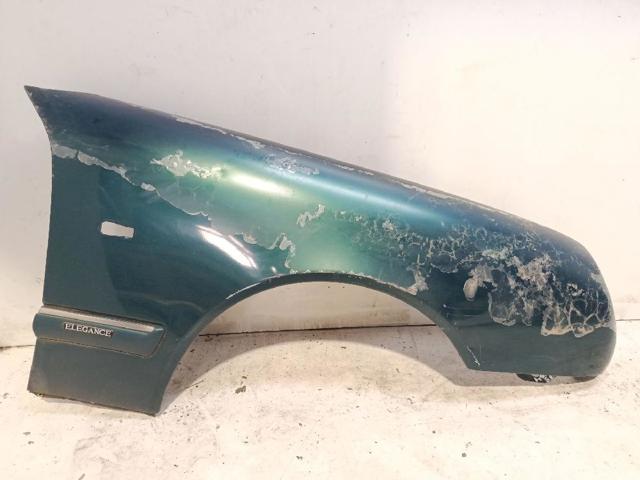 Pára-lama dianteiro direito A2108800218 MERCEDES