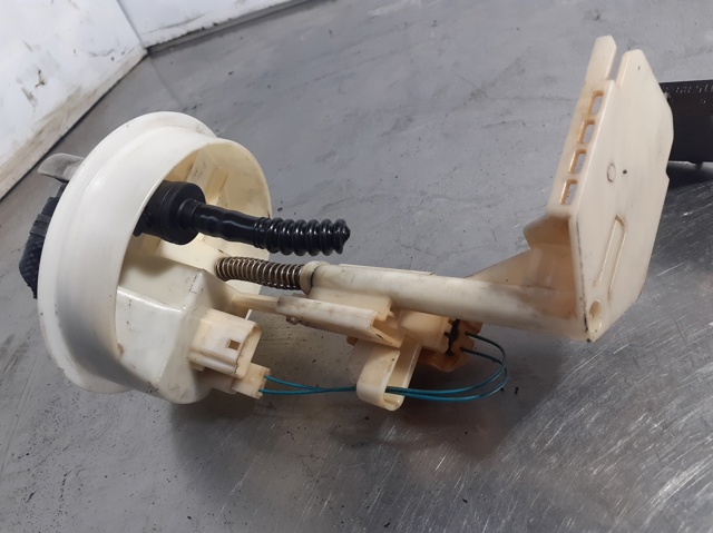Sensor do nível de combustível no tanque Mercedes C S203