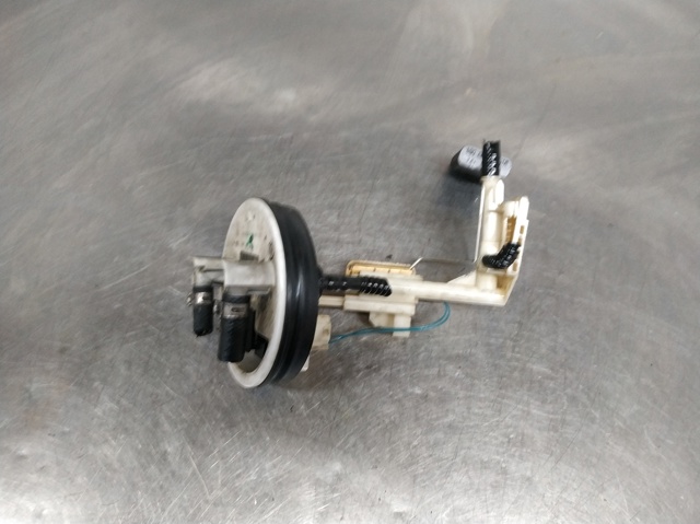 Sensor do nível de combustível no tanque Mercedes C S203