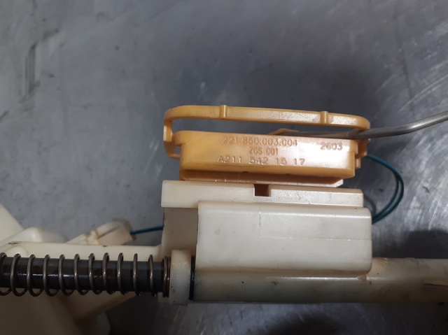 Sensor do nível de combustível no tanque Mercedes C S203