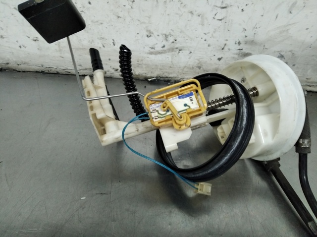 Sensor do nível de combustível no tanque Mercedes C S203