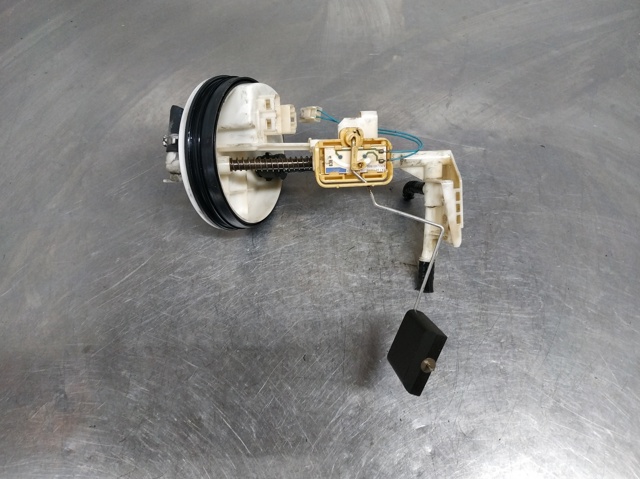 Sensor do nível de combustível no tanque Mercedes C S203