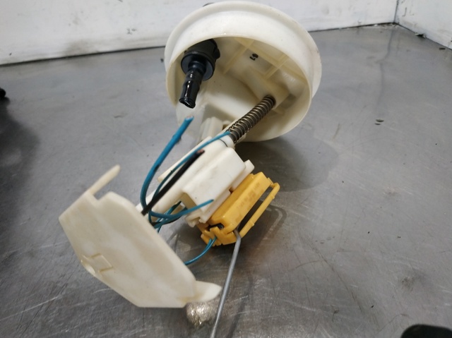 Sensor do nível de combustível no tanque Mercedes C S203