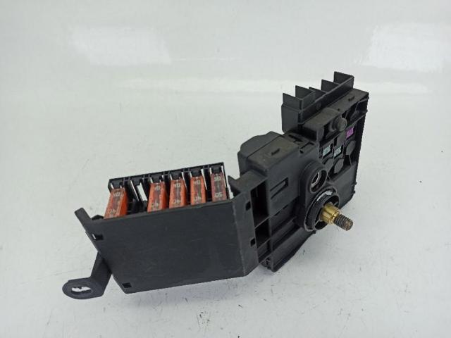 MERCEDES A2115461141 Колодка соединительная плюсового кабеля в наличии Николаев