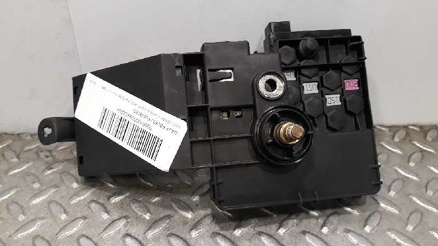 MERCEDES A2115461141 Колодка соединительная плюсового кабеля в наличии Ровно