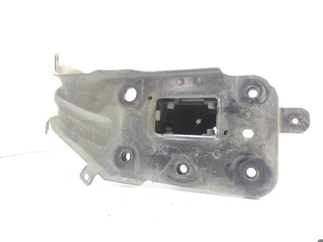A2116200895 MERCEDES Кронштейн бампера переднего правый купить в Ровно
