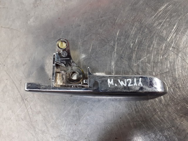 MERCEDES A2117660224 Ручка двери боковой (сдвижной) внутренняя правая в наличии Украина